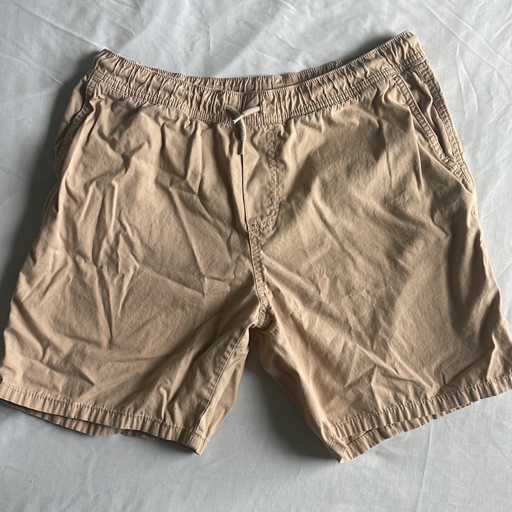 H&M 6” Khaki Shorts